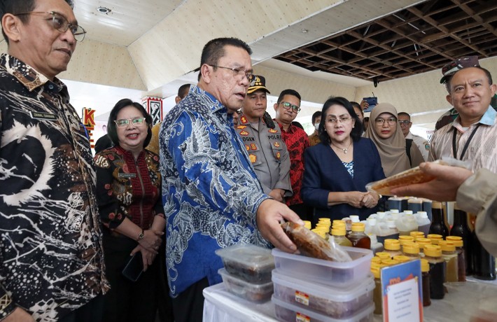 Buka Pasar Murah Ramadhan dan Idul Fitri: Wesly Pesan Belanja Secukupnya 