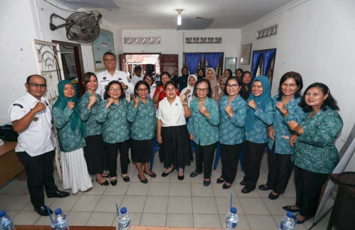 Dalam Rangka Lomba PKK Tingkat Sumut Ny Liswati Kunjungi Kantor Camat Siantar Barat dan Kantor Lurah