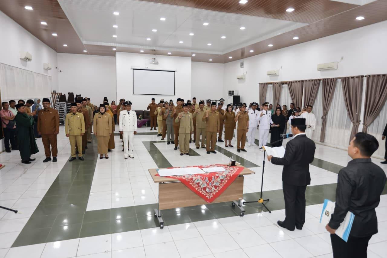 Wesly Diwakili Junaedi Sitanggang Pimpin Pelantikan dan Pengambilan Sumpah/Janji 51 Pejabat Administ