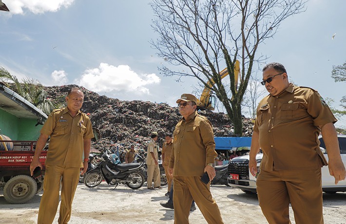 Wesly dan Herlina Tinjau TPA Tanjung Pinggir: Targetkan Persoalan Sampah segera Diselesaikan 