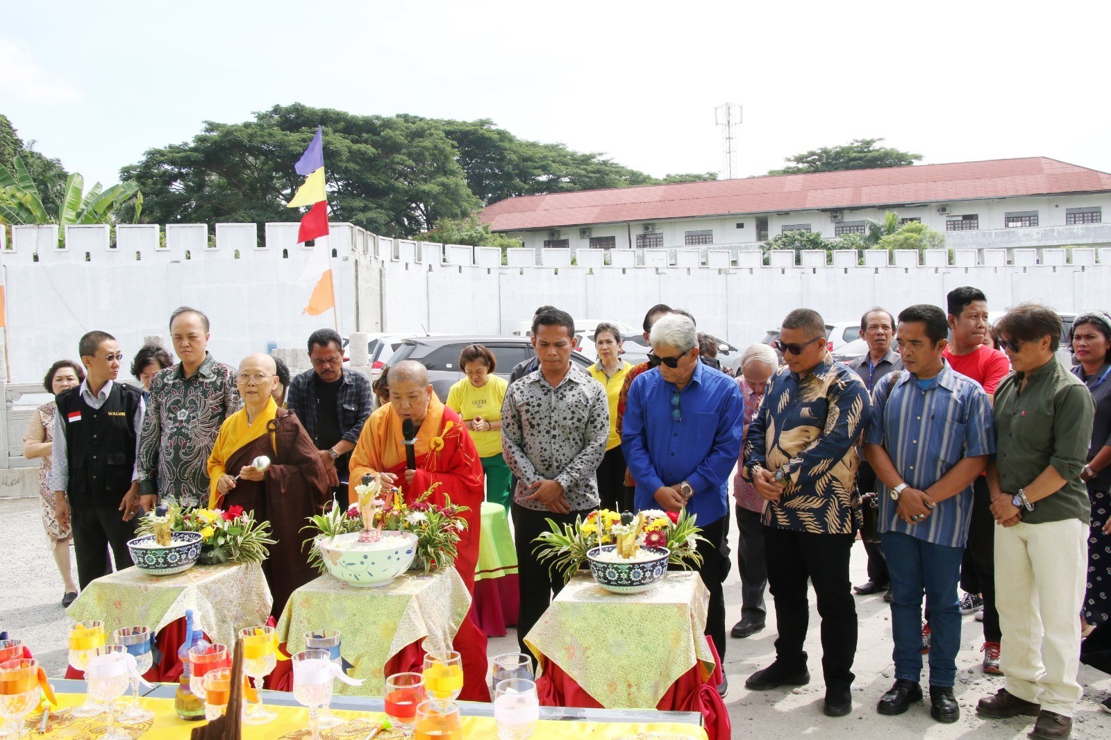 dr Susanti Diwakili Sekda Buka Pentas Seni dan Bazaar Waisak Perguruan Buddhist Manjusri