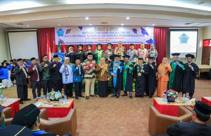 Wali Kota Wesly Diwakili Asisten Dedi Tunasto Hadiri Wisuda STAI Samora Pematangsiantar