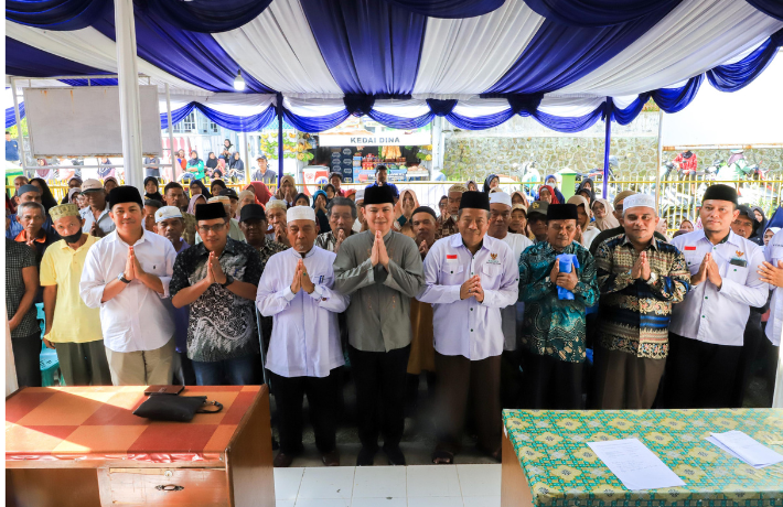 Wali Kota Wesly Bersama MUI, Baznas, serta Bank Sumut Syariah Salurkan Zakat kepada 520 Mustahik