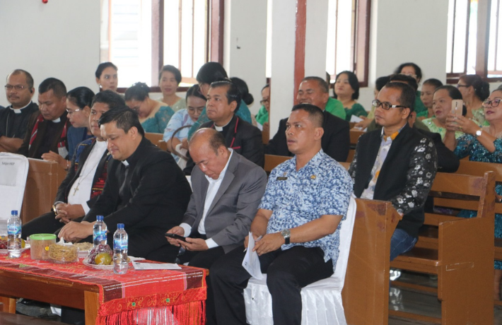 Wali Kota Wesly Diwakili Sekda Junaedi Hadiri Perayaan Natal Tahun Baru dan Epiphany Kantor Pusat HK