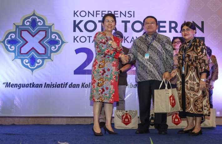 Wesly dan Ny Liswati Hadiri Konferensi Kota Toleran di Singkawang