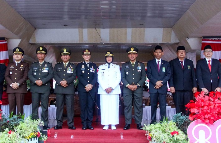 AKBP Sah Udur Pimpin Upacara Penurunan Bendera Herlina Hadir Mewakili Wesly