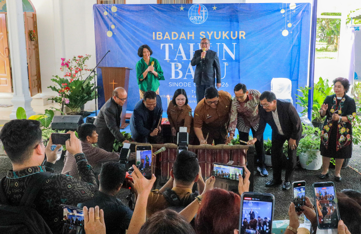 Wali Kota Wesly Diwakili Staf Ahli Happy Oikumenis Daely Hadiri Ibadah Syukur Tahun Baru Sinode GKPI