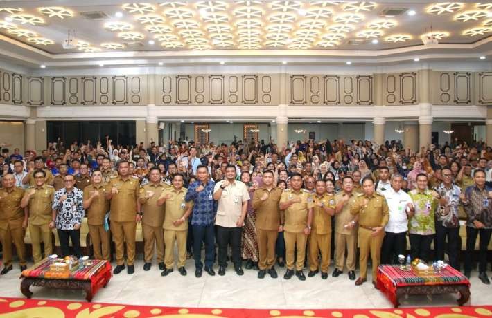 Wesly Bersama Bobby Hadiri Akad Massal KUR 800 Ribu Debitur dan Peluncuran KPP se-Indonesia secara V