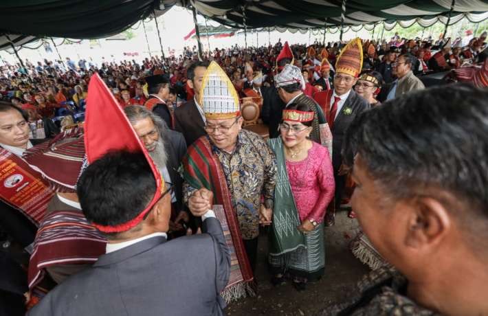Wali Kota Pematangsiantar Wesly Silalahi Hadiri Pesta Wisata Leluhur Raja Silahisabungan di Samosir 