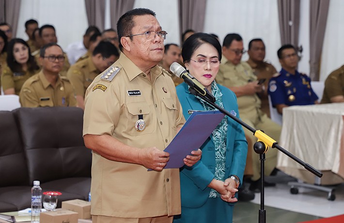 Wesly Selaku Ketua Pembina Lantik Pengurus TP PKK Kota Pematangsiantar 