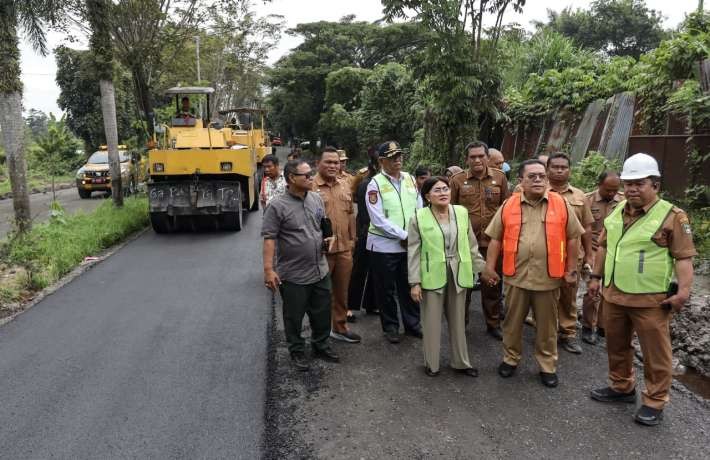 Tinjau Rehabilitasi Jalan Wali Kota Wesly Tekankan Terminal Tanjung Pinggir harus Secepatnya Beroper