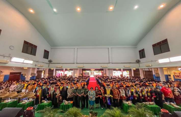 Wisuda Sarjana dan Magister STIE Sultan Agung Wesly Sebut Pendidikan Tinggi merupakan Investasi Jang
