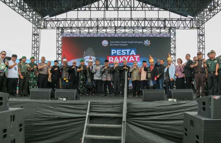 Berita Wali Kota Wesly Didampingi Ny Liswati Hadiri Syukuran Penganugerahan Gelar Pahlawan Nasional 