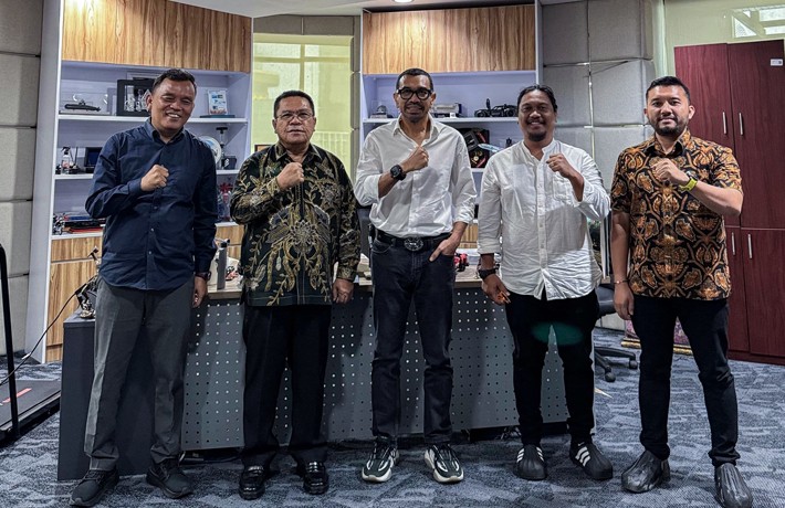 Wesly Temui Stafsus Menteri BUMN Sampaikan Kendala Sarana dan Prasarana Olahraga di Pematangsiantar