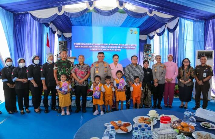 Wesly Didampingi Ny Liswati Bersama Kapolda Sumut Hadiri Peresmian SPPG Yayasan Kemala Bhayangkari P