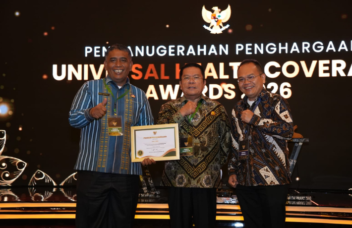 Wali Kota Wesly Terima Penghargaan UHC Award Tahun 2026 