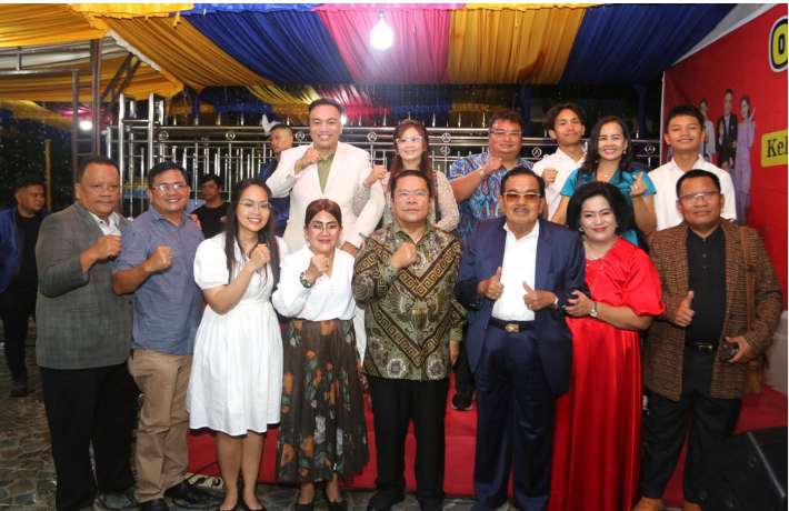 Wali Kota Wesly dan Ketua TP PKK Ny Liswati Hadiri Open House Tahun Baru Tokoh Patambor Oppung Echau