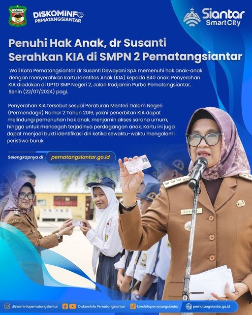 dr Susanti Serahkan KIA di SMPN 2 Pematangsiantar