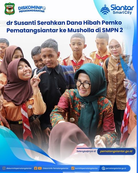 dr Susanti Serahkan Dana Hibah Pemko Pematangsiantar ke Musholla di SMPN 2