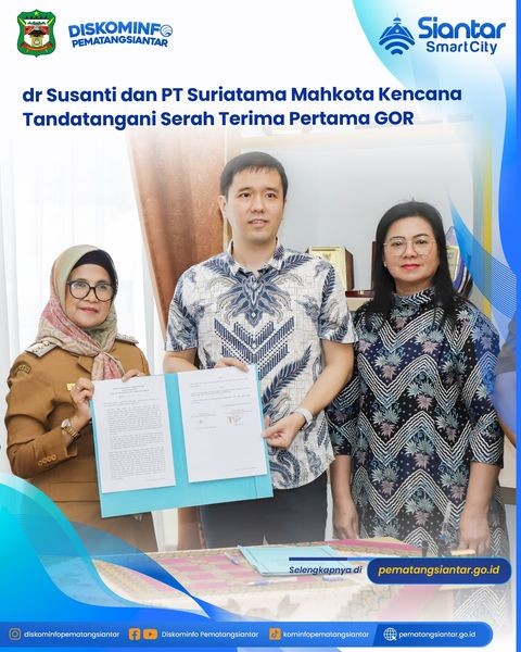 dr Susanti dan PT Suriatama Mahkota Kencana Tandatangani Serah Terima Pertama GOR 