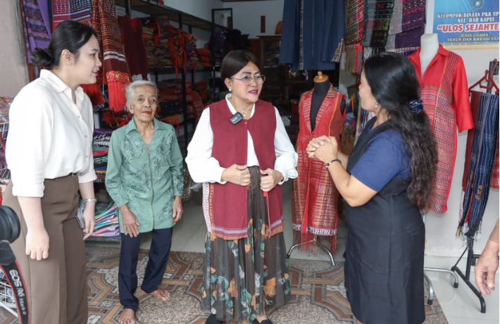Ny Liswati Kunjungi Sejumlah UMKM Berharap Terus Kreatif dan Inovatif