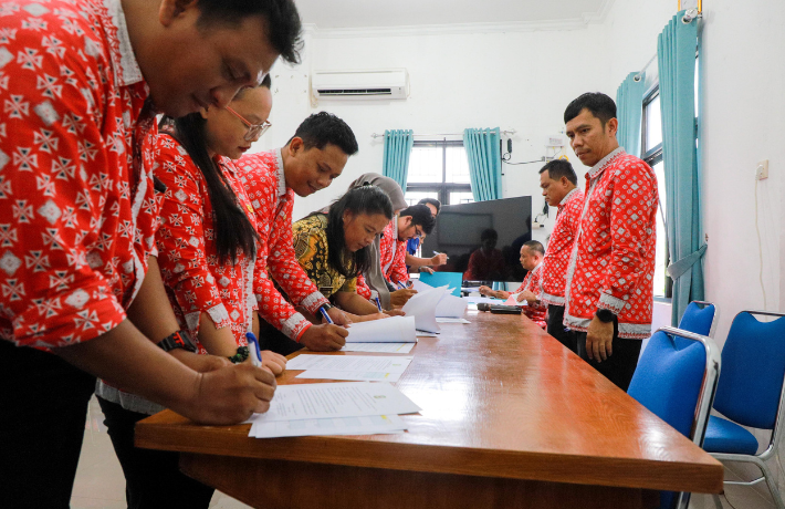 ASN Dinas Kominfo Pematangsiantar Tandatangani Perjanjian Kinerja dan Lepas PNS Purnabakti