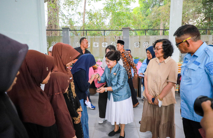 Ketua TP PKK Ny Liswati Berikan Tali Asih kepada Anak Yatim di Acara Punggahan Dishub Pematangsianta