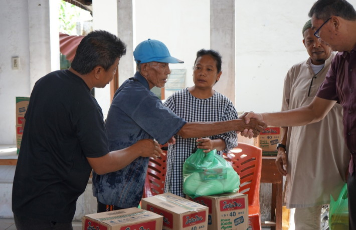 Pemko Pematangsiantar Serahkan Bantuan ke 30 KK Terdampang Angin Puting Beliung di Kecamatan Siantar