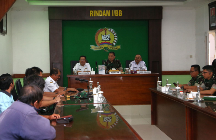 Wali Kota Wesly Ikuti Upacara Penutupan Dikmaba Infanteri dan Diktuba TNI AD serta Video Conference 