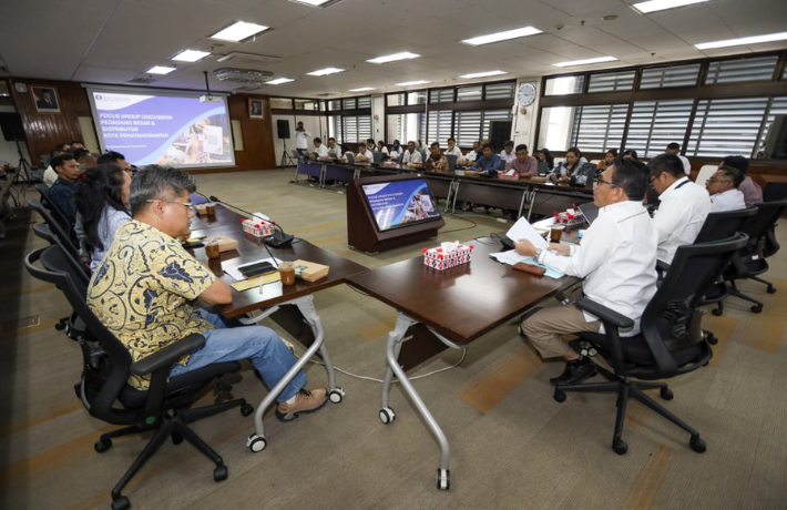 Wali Kota Wesly Diwakili Asisten Zainal Siahaan FGD Bersama Pimpinan BI Pedagang Besar dan Distribut