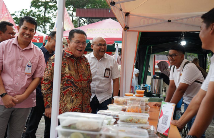 Wali Kota Wesly Kunjungi Wisata Takjil Ramadhan Kampung QRIS Bank Sumut